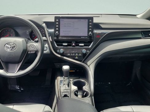 Certified 2022 Toyota Camry XSE FWD image 11
