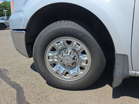 Used 2015 Nissan NV 3500 SV RWD image 13