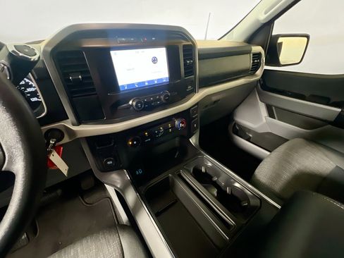 Used 2021 Ford F150 XLT image 25