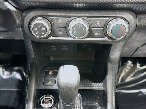 Used 2024 Nissan Kicks SV image 15