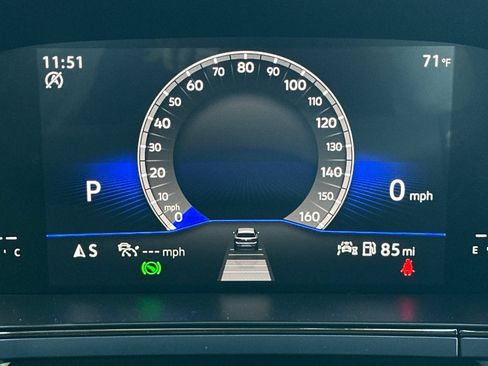 Used 2023 Volkswagen Taos SE w/ Panoramic Sunroof Package FWD image 25