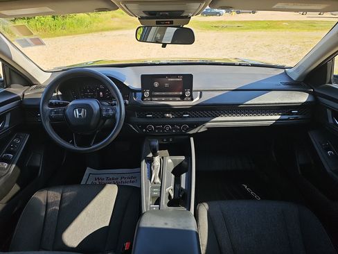 Used 2023 Honda Accord EX image 15