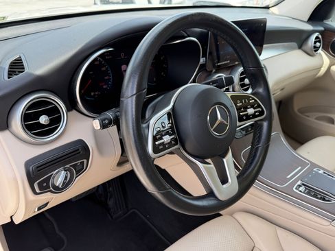 Used 2022 Mercedes-Benz GLC 300 image 4