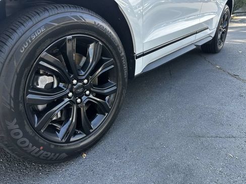 Certified 2023 Ford Edge SE w/ Black Appearance Package AWD/4WD image 12