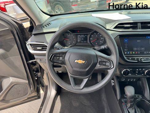 Used 2023 Chevrolet TrailBlazer LT w/ Convenience Package FWD image 16