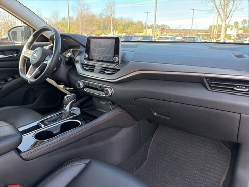 Used 2024 Nissan Altima 2.5 SR image 32