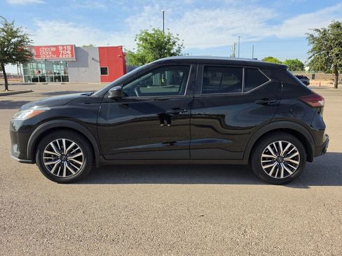 Used 2024 Nissan Kicks SV FWD image 3