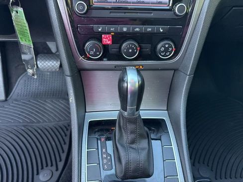 Used 2015 Volkswagen Passat TDI SE FWD image 19