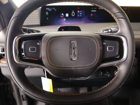 New 2026 Lincoln Navigator Black Label AWD/4WD image 3