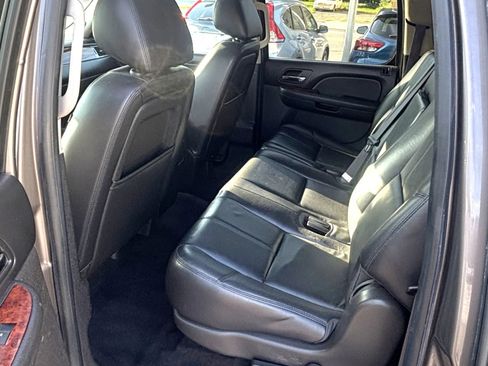 Used 2014 Chevrolet Suburban LT AWD/4WD image 10