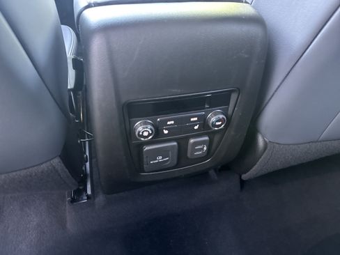 Used 2024 Buick Enclave Premium FWD image 21