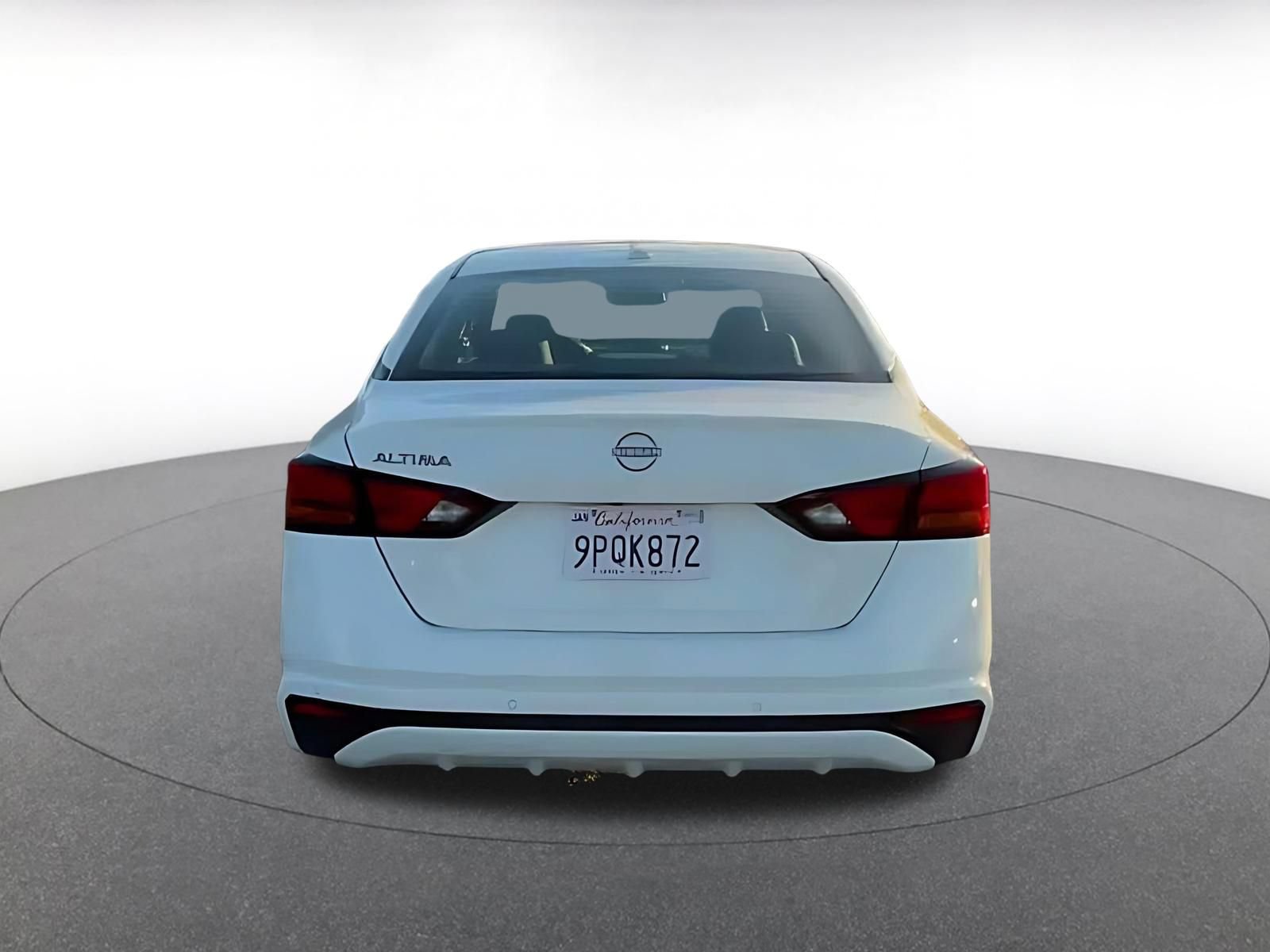 Used 2025 Nissan Altima 2.5 SV FWD image 12