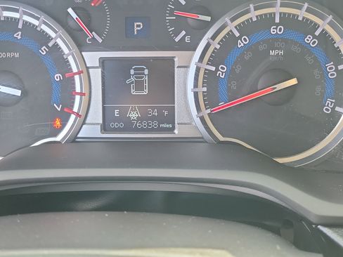 Used 2018 Toyota 4Runner SR5 image 25