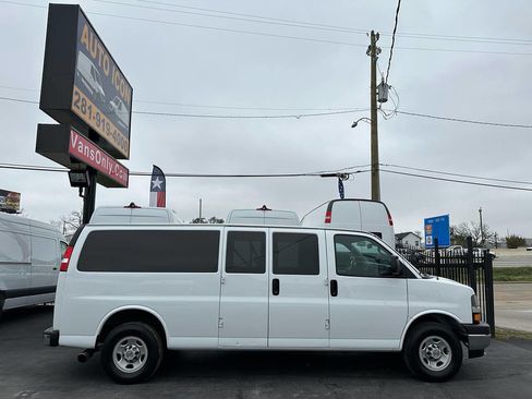 Used 2020 Chevrolet Express 3500 LT w/ LT Preferred Equipment Group image 3