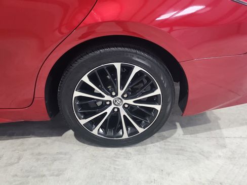 Used 2019 Toyota Camry SE image 10