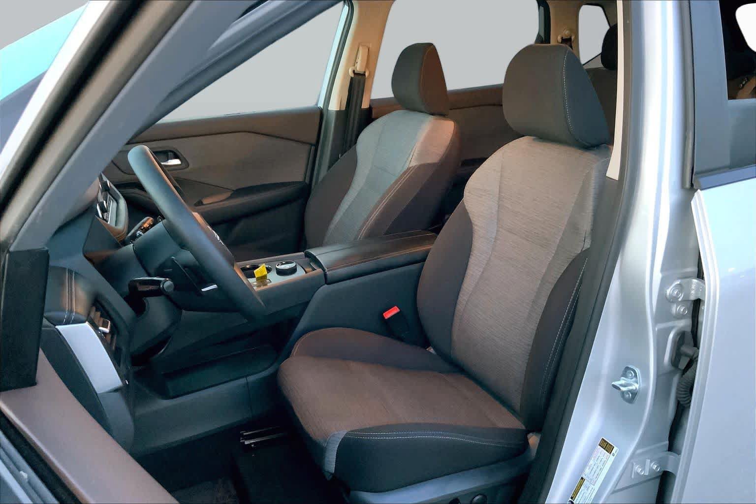 Used 2023 Nissan Rogue SV AWD/4WD image 7
