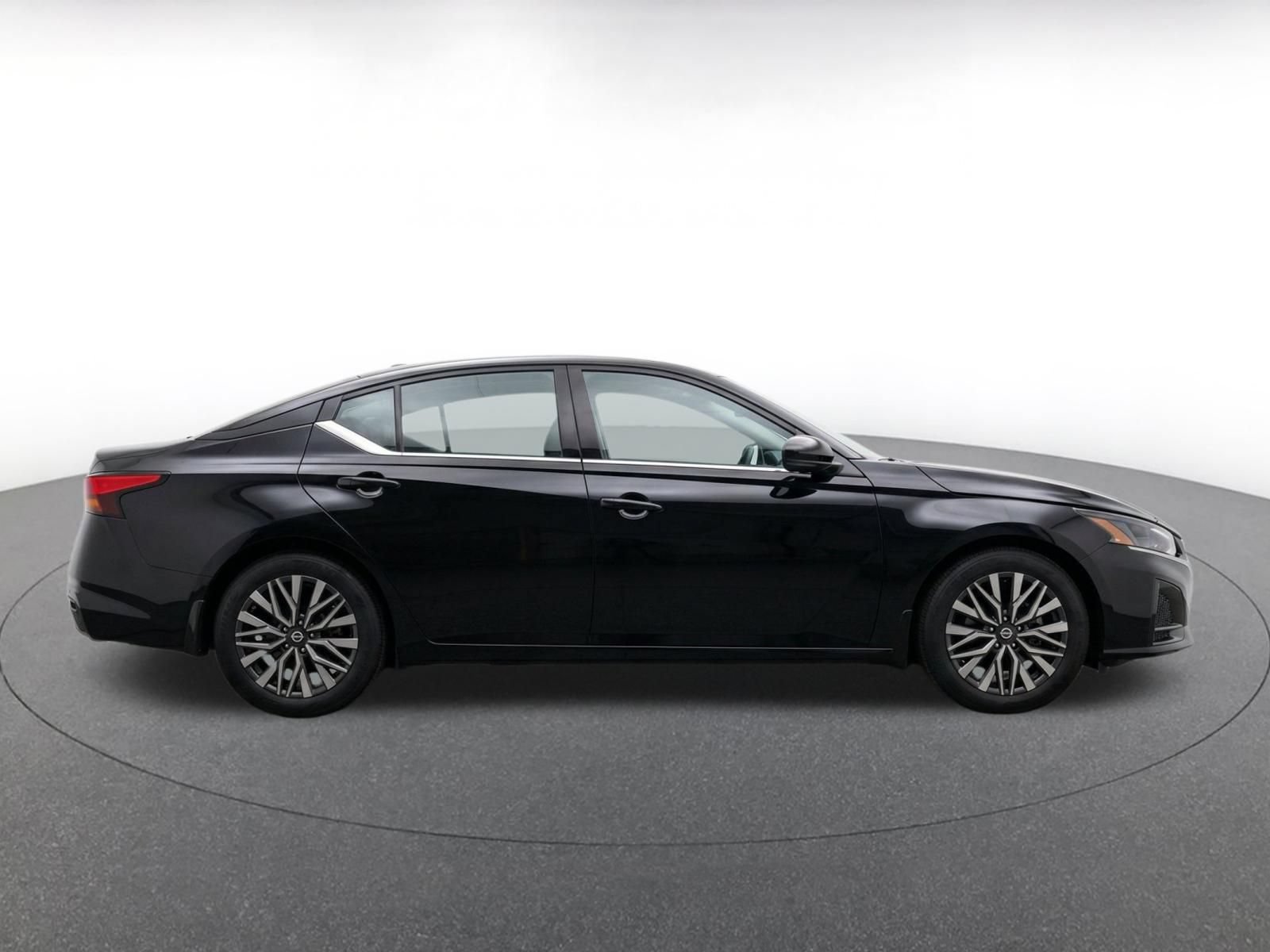 Used 2026 Nissan Altima 2.5 SV FWD image 9
