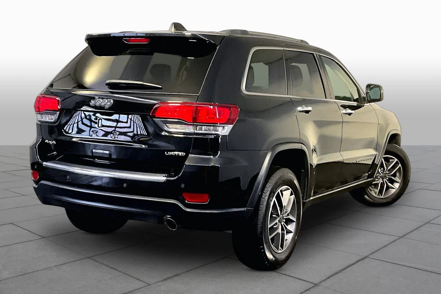 Used 2020 Jeep Grand Cherokee Limited AWD/4WD image 13