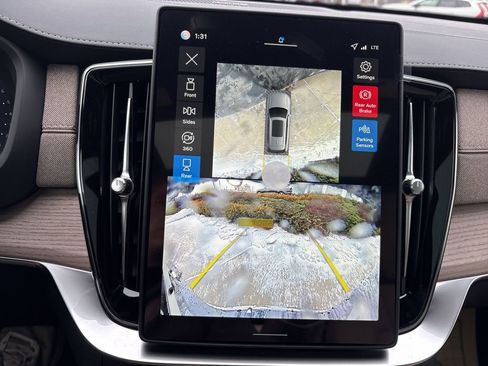 New 2026 Volvo XC90 B6 Plus w/ Protection Package Premier AWD/4WD image 29