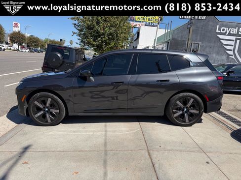 Used 2024 BMW iX xDrive50 w/ Premium Package AWD/4WD image 4