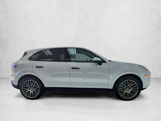 Used 2022 Porsche Cayenne Platinum Edition AWD/4WD image 4