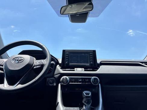 Used 2021 Toyota RAV4 XLE Premium FWD image 30