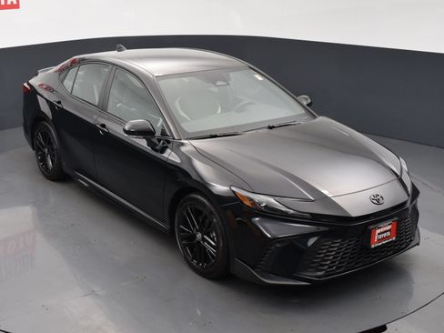 Used 2025 Toyota Camry SE AWD/4WD image 22