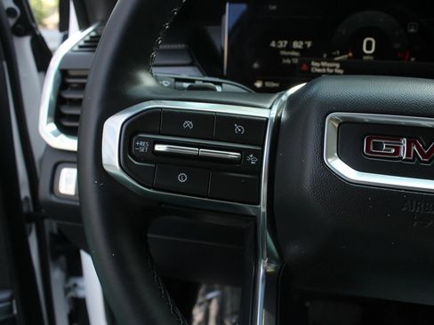 Used 2026 GMC Acadia Elevation w/ Elevation Premium Package FWD image 30
