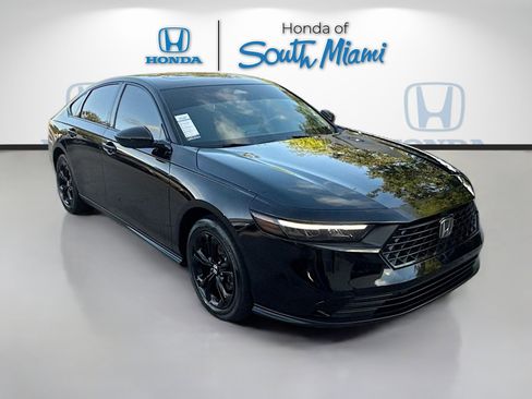 Certified 2025 Honda Accord SE image 1