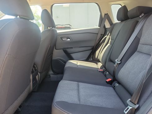 Certified 2025 Nissan Rogue SV FWD image 17