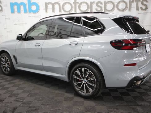 Used 2025 BMW X5 xDrive40i w/ M Sport Package AWD/4WD image 3