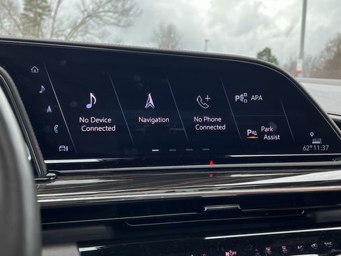 Used 2021 Cadillac Escalade Premium Luxury w/ Driver Assist Tech Package image 24