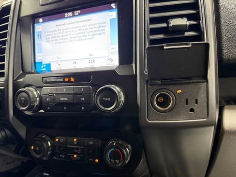 Used 2019 Ford F150 XLT w/ Equipment Group 302A Luxury AWD/4WD image 33