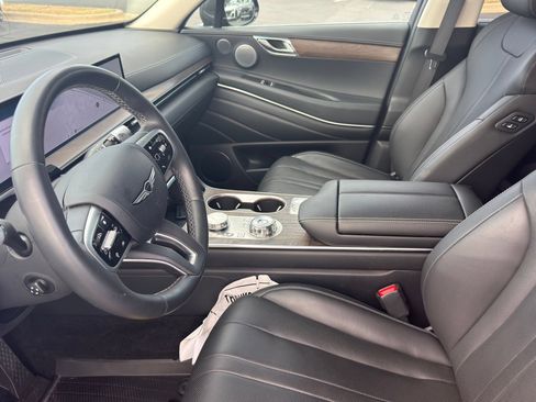Used 2025 Genesis GV80 2.5T Advanced AWD/4WD image 9