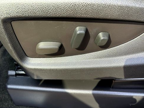 Used 2016 Chevrolet Suburban LTZ image 13