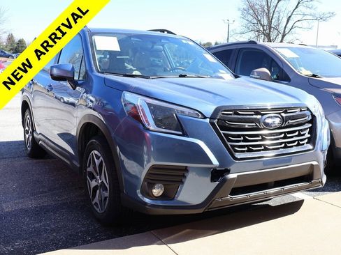Used 2023 Subaru Forester Premium image 1