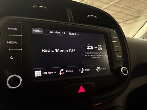 Used 2025 Kia Soul LX w/ LX Technology Package FWD image 20