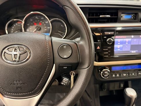 Used 2015 Toyota Corolla LE image 14