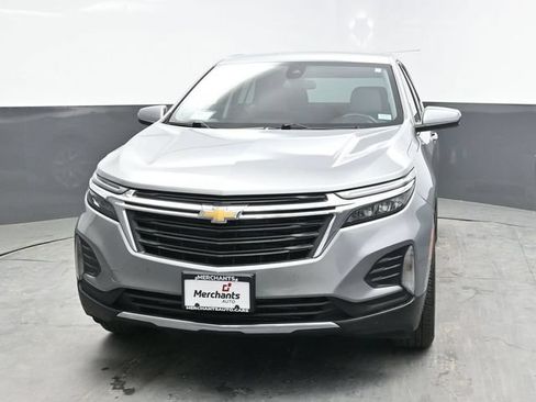 Used 2023 Chevrolet Equinox LT w/ Driver Convenience Package AWD/4WD image 2