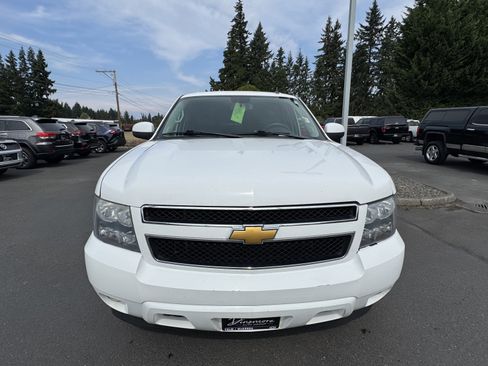 Used 2012 Chevrolet Suburban LT image 3