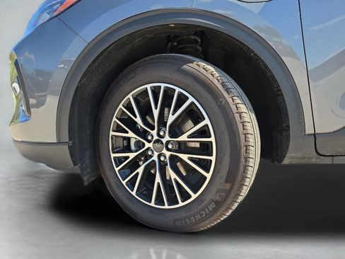 Used 2025 Ford Escape SE image 40