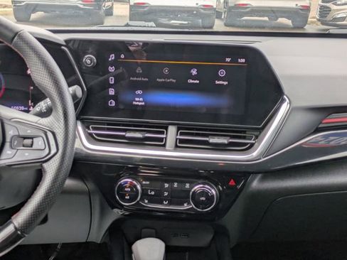 Used 2024 Chevrolet Trax RS image 15