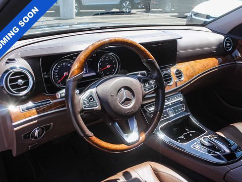 Used 2017 Mercedes-Benz E 300 image 22