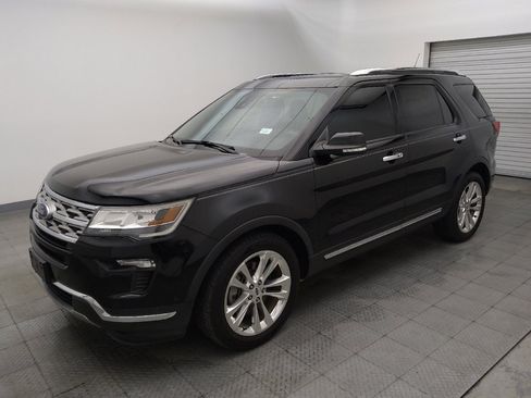Used 2019 Ford Explorer Limited w/ Ford Safe & Smart Package FWD image 2