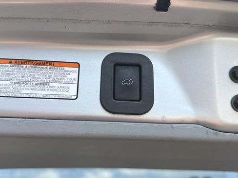 Used 2018 Toyota Sienna XLE w/ XLE Navigation Package FWD image 32