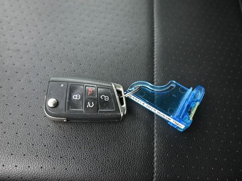 Used 2019 Volkswagen Tiguan SEL image 60