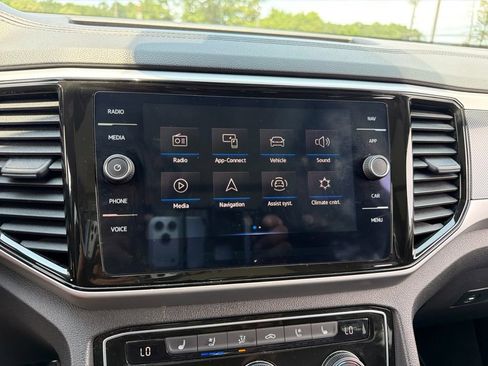 Used 2023 Volkswagen Atlas SEL Premium AWD/4WD image 10