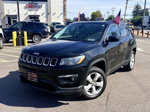Used 2019 Jeep Compass Latitude w/ Popular Equipment Group AWD/4WD image 1