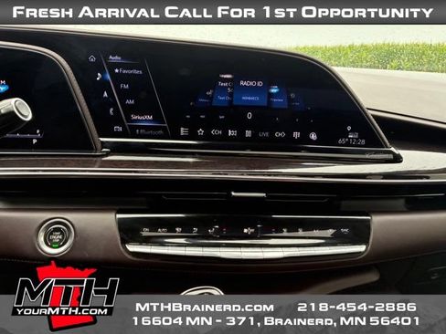 Used 2023 Cadillac Escalade Sport Platinum AWD/4WD image 13