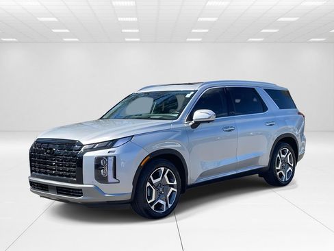 Used 2024 Hyundai Palisade Limited image 3